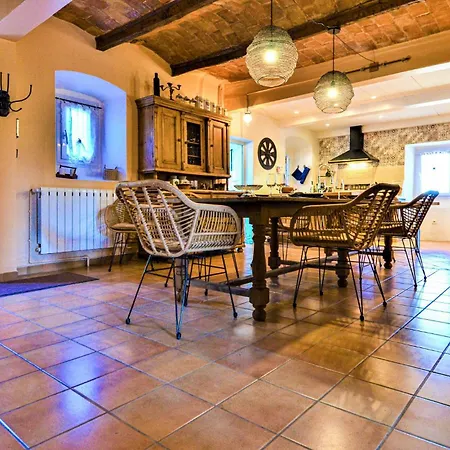 Сasa de vacaciones Awesome In St Privat Des Vieux Saint-Privat-des-Vieux